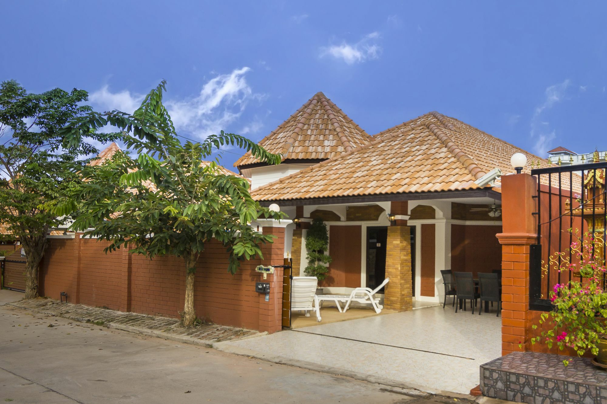 Villa Valery Close To The *